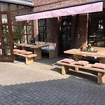 Restaurant Genusshaus Vorst מלון