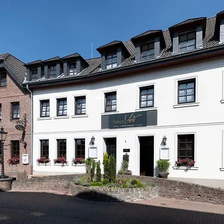 Hotel Restaurant Genusshaus Vorst 3*