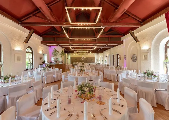 Otel Hotel Restaurant Genusshaus Vorst